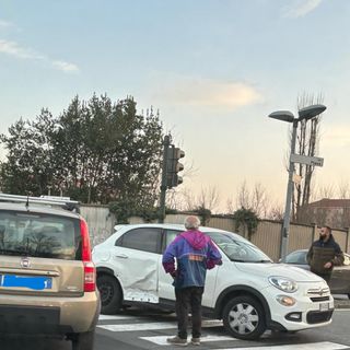 Mirafiori, ancora un incidente (stavolta non grave) all'incrocio tra via Plava e Faccioli