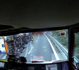 Incidente sulla A6 Torino-Savona: camion frigo si ribalta tra Altare e Millesimo