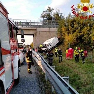 Carrù, grave incidente stradale: uno dei deceduti era di Volpiano