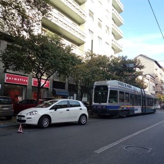 Incidente in corso Sommelier a Torino: tram coinvolto e traffico deviato