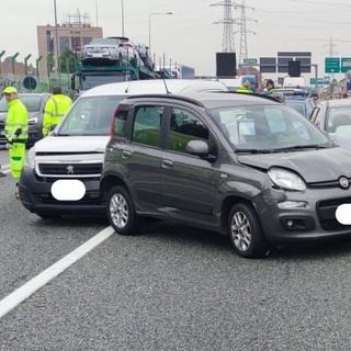 Incidente in tangenziale all'altezza di corso Francia: lunghe code e traffico bloccato in entrambe le direzioni