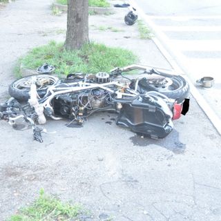 Grave incidente stradale questa mattina in corso Vercelli: motociclista ricoverato in prognosi riservata al San Giovanni Bosco