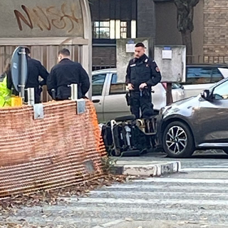 Auto contro carrozzina, uomo trasportato al Cto: sottopasso Lingotto chiuso