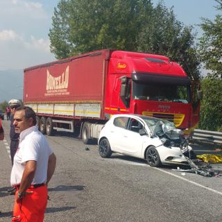 Pianezza, gravissimo incidente stradale sulla statale 24: un morto
