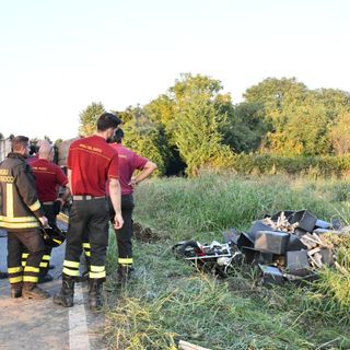 Rivoli, una Harley finisce contro un camion: muore una donna