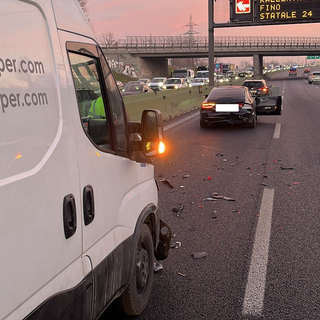 Tamponamento tra tre auto in tangenziale allo svincolo di Collegno: traffico in tilt