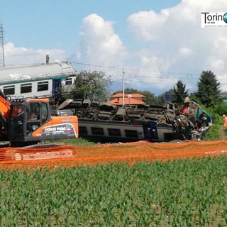 &quot;Un rumore fortissimo, la casa ha tremato, poi una nuvola di fumo e le urla dei feriti&quot; (FOTO E VIDEO GALLERY)