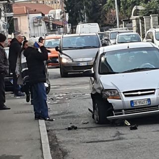 Incidente a Nichelino, chiusa al traffico per mezz'ora via Superga