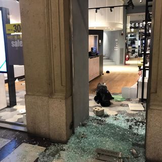 Guerriglia urbana, il gip non convalida gli arresti fatti martedì dalla Polizia