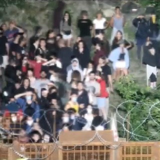 Nuova protesta No Tav in Val Susa, lancio di pietre e tensione con la Polizia (VIDEO)