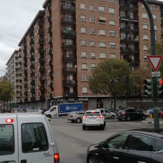 Il sottopasso del Lingotto chiude una corsia e scatta subito l'ingorgo