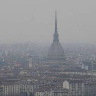 “Che aria tira” a Torino? Nel 98% dei casi concentrazioni dannose per la salute, nel 39% superiori alle norme di legge