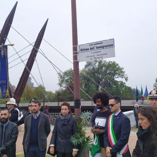 Il ponte pedonale sulla Dora di Via Livorno intitolato alle “Vittime dell'immigrazione” [VIDEO]