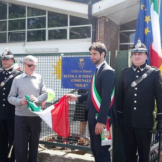 L'intitolazione della scuola "Sole" nel maggio 2017