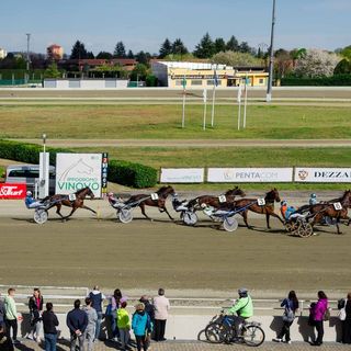 Non solo trotto e cavalli, all'ippodromo di Vinovo un weekend con protagonisti motori e musica