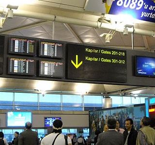 Allarme sicurezza all'aeroporto di Monaco di Baviera, l'odissea dei turisti torinesi (VIDEO)