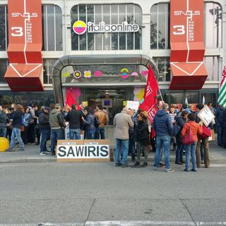 Massiccia adesione stamattina allo sciopero e al presidio dei lavoratori di Italiaonline