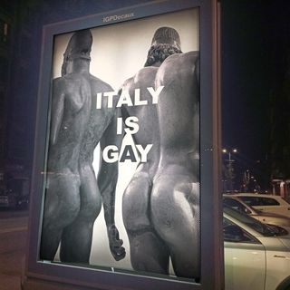 Manifesto con due uomini nudi