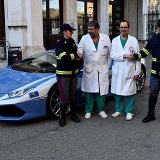 La Lamborghini con cui è stato portato l'organo da trapiantare