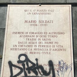 lapide soldati vandalizzata