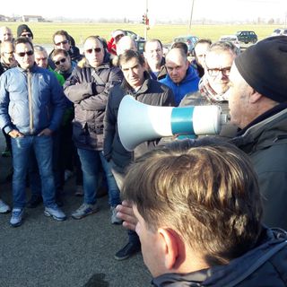Prosegue la mobilitazione dei lavoratori Embraco a Riva di Chieri