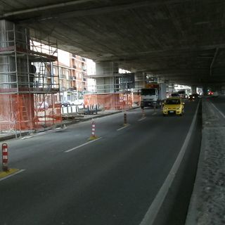 Moncalieri, calcinacci caduti dalla sopraelevata di corso Trieste: paura ma nessun ferito