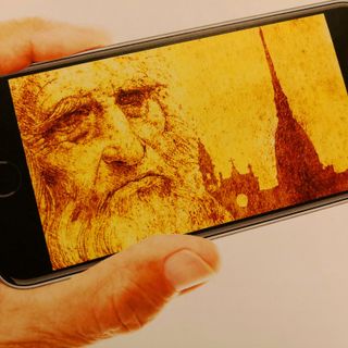 Leonardo da Vinci protagonista nel 2019 a Torino: il maestro si fa un selfie con la Mole