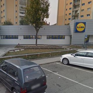 Immagine di repertorio: il vecchio Lidl, trasferitosi in via Bologna