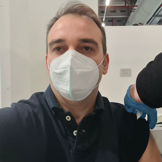 Terza dose di vaccino per il sindaco Stefano Lo Russo