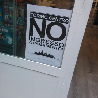 Ztl fino alle 19, Lapietra e il Comune finiscono nel mirino dei commercianti di Torino: &quot;Decisione unilaterale&quot;, &quot;Vogliono che la gente non vada più in centro&quot;