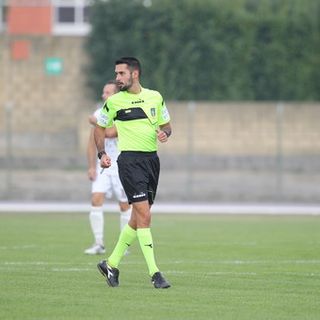 Auto si schianta contro il guardrail a Volpiano: muore giovane arbitro valdostano