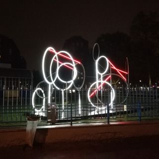 Dolcetto o scherzetto? &quot;My Noon&quot; illumina la scuola Collodi di Mirafiori e apre la stagione di Luci d'artista a Torino (FOTO e VIDEO)