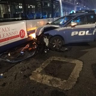 Folle inseguimento nella notte, pregiudicato prova ad investire poliziotto: tentato omicidio in piazza Bengasi