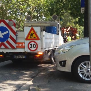 La macchina tappabuche all'opera sulle strade Mirafiori e Santa Rita