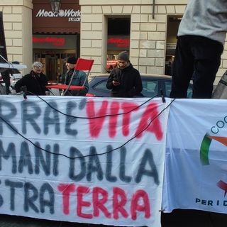 Insetti, UE e scie chimiche: la manifestazione dei sovranisti alimentari a Torino