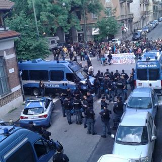 Manifestazione pro Manituana in corso Verona a Torino