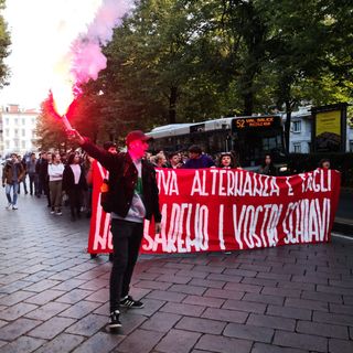 Alternanza scuola-lavoro, studenti in piazza a Torino: &quot;No allo sfruttamento&quot; [FOTO e VIDEO]