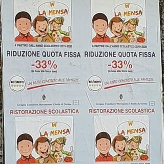 Il Pd attacca: &quot;M5S usa soldi torinesi per fare propaganda&quot;. I grillini replicano: &quot;Pagato noi i manifesti&quot;