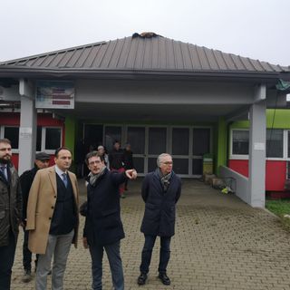 Marrone (FdI) e il Presidente Cirio in visita alla scuola inagibile di Cafasse