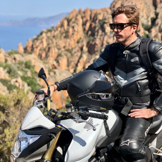 Tragedia in Francia, muore in un incidente motociclistico Mattia Serafini, 36 anni