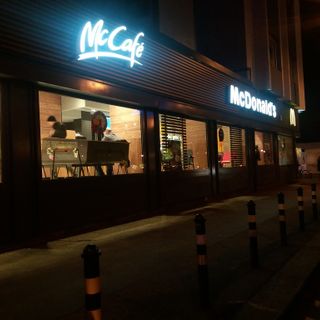 Asl e municipale al Mc Donald's di Santa Rita: si corre ai ripari per puzza e rumore