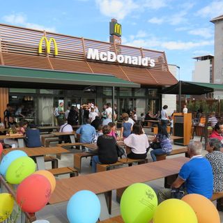 Il McDonald's di Settimo, il giorno dell'inaugurazione