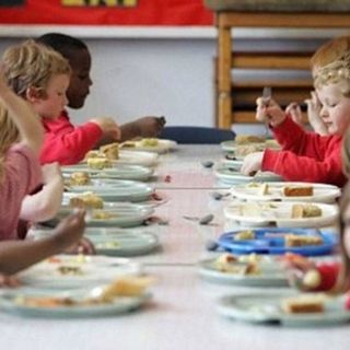 Stop al pasto da casa, la Cassazione ribalta la sentenza: si potrà mangiare solo in mensa