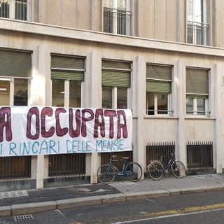 Mensa occupata conto i rincari, gli studenti non mollano: &quot;La lotta continua e si estenderà alle altre strutture&quot; [VIDEO]