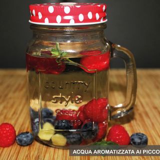 MercoledìVeg di Ortofruit: oggi prepariamo acqua aromatizzata ai piccoli frutti