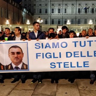 Torino ricorda i poliziotti uccisi a Trieste. Don Cristiano Massa al killer: &quot;Nessun disprezzo ma compassione&quot; (FOTO e VIDEO)
