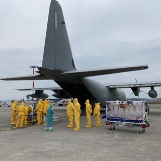 Coronavirus, dal ministero della Difesa nuovo materiale sanitario con destinazione Caselle [FOTO]