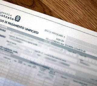 Case &quot;vuote&quot; affittate in nero come b&amp;b: la municipale le scopre grazie alla Tari