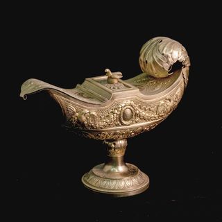 Il suadente Oman distillato in gocce: ai Musei Reali una mostra tutta da odorare