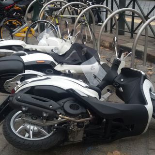Piazza Arbarello a Torino, quando l'inciviltà la fa da padrone (FOTO)